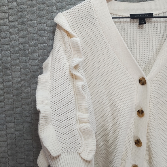 Ann Taylor Knit Cream V-Neck Cardigan Half Ruffle Sleeves-Sz S - Picture 4 of 8